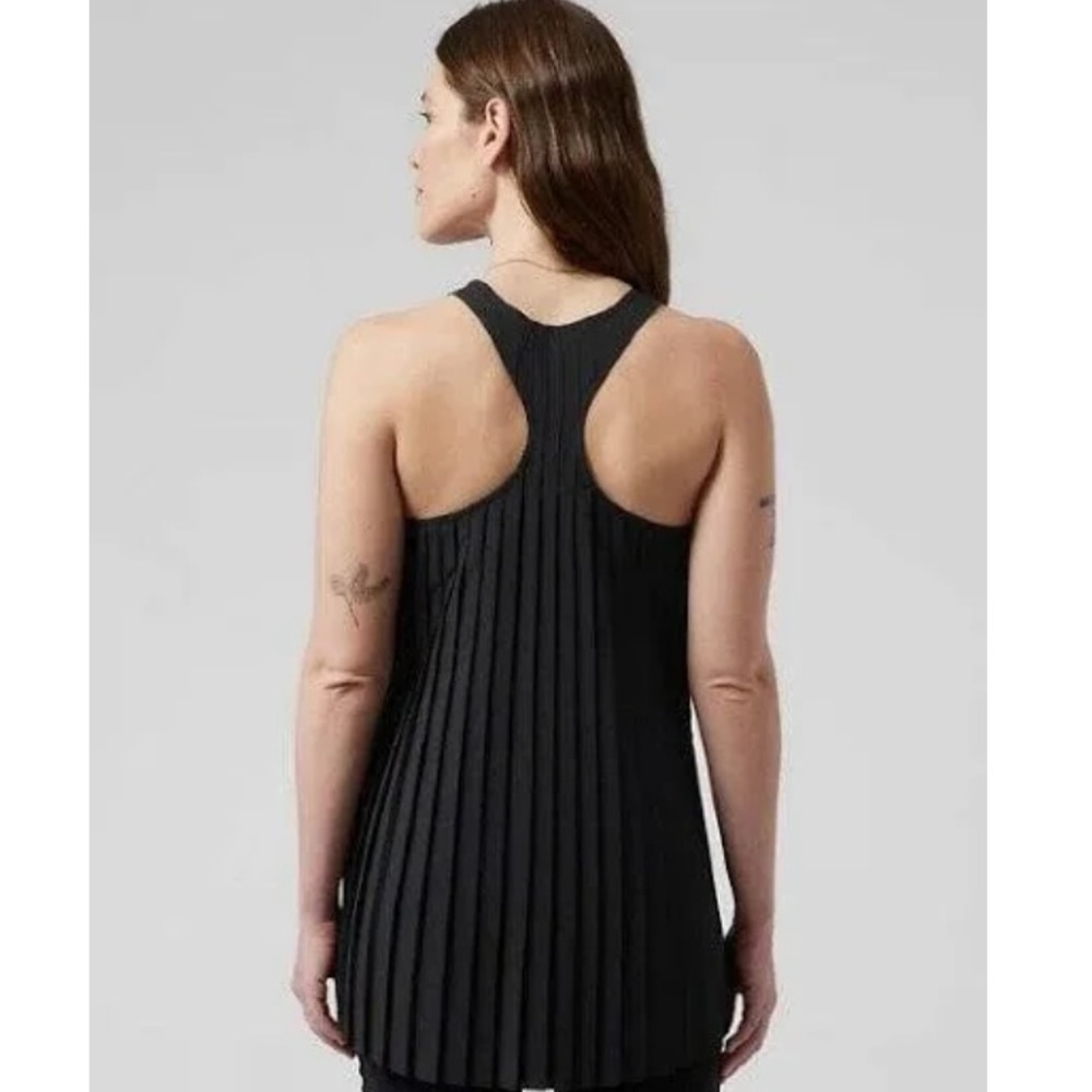 ATHLETA BLACK PLEATED LIGHTWEIGHT SOJOURN